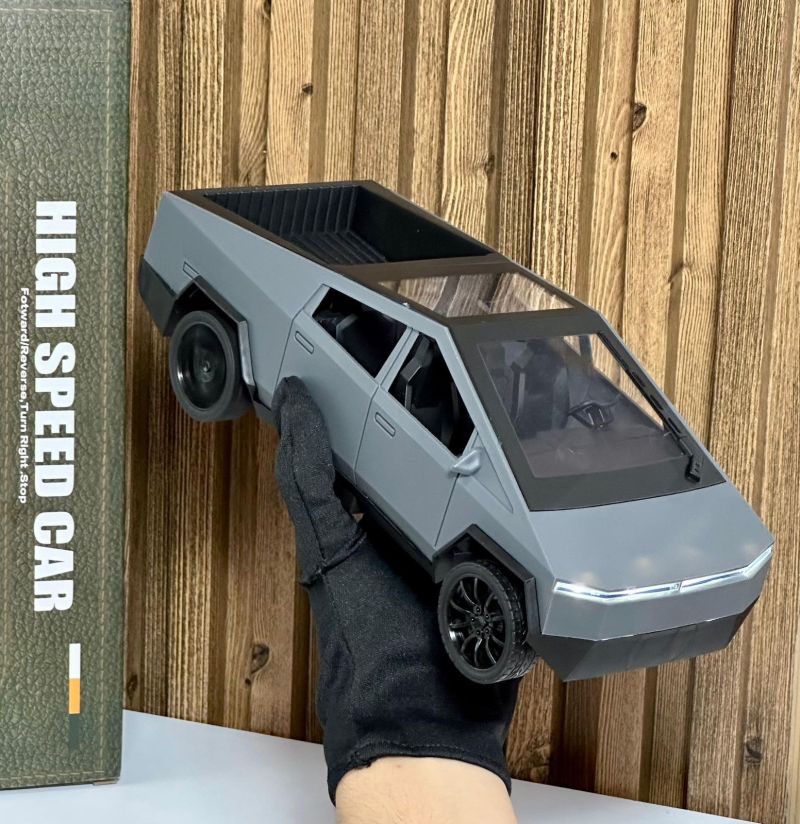 Comprar Tesla Cybertruck A Control Remoto en Electroshopy - Ángulo 2